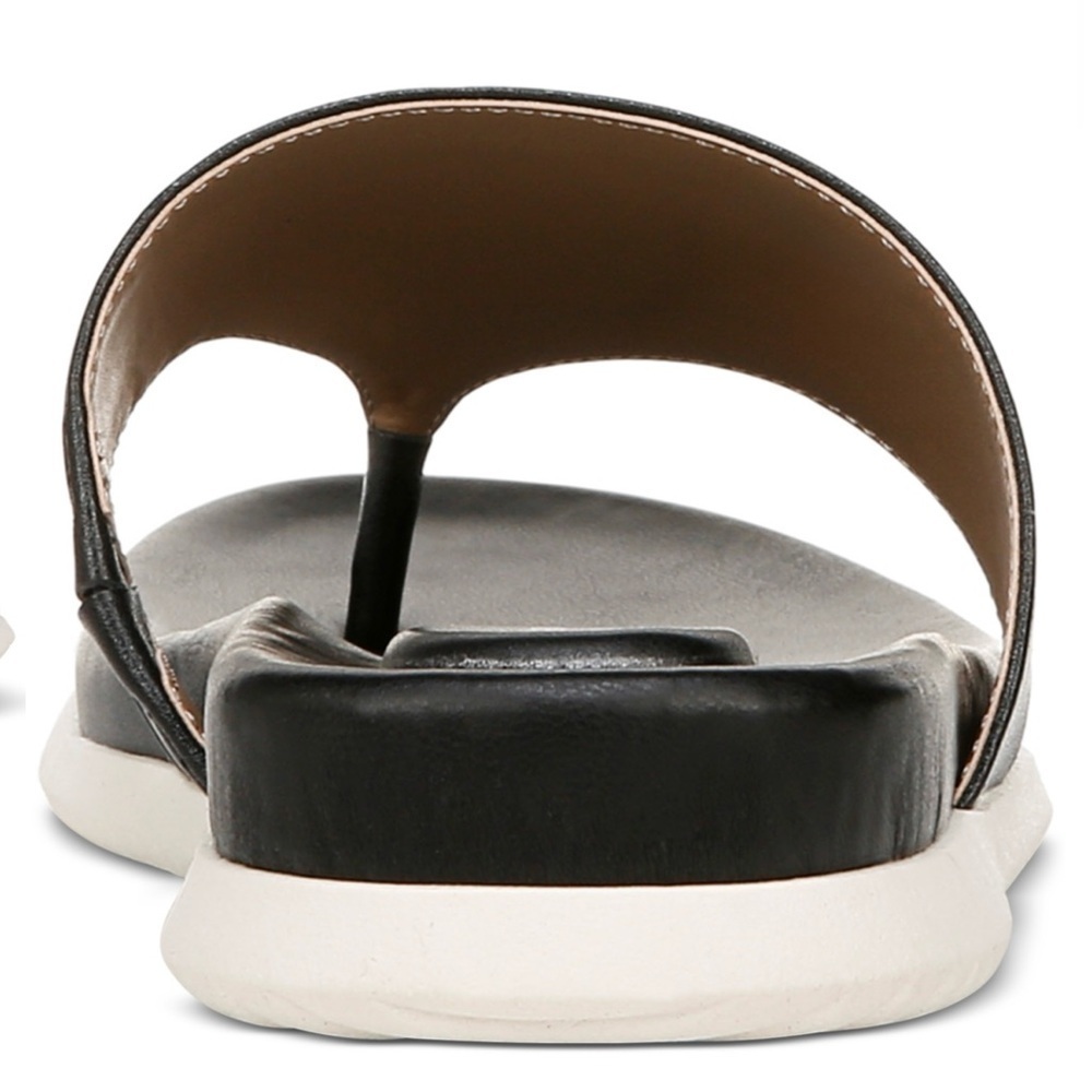 NWT Giani Bernini
Women's Cindey Memory Foam Sport Thong Flat Sandals - Picture 4 of 8